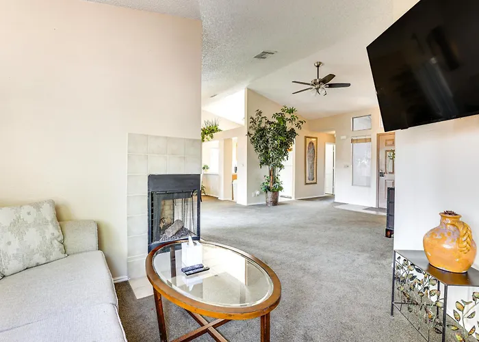 Furnished Patio, Fenced Yard Home In Green Valley