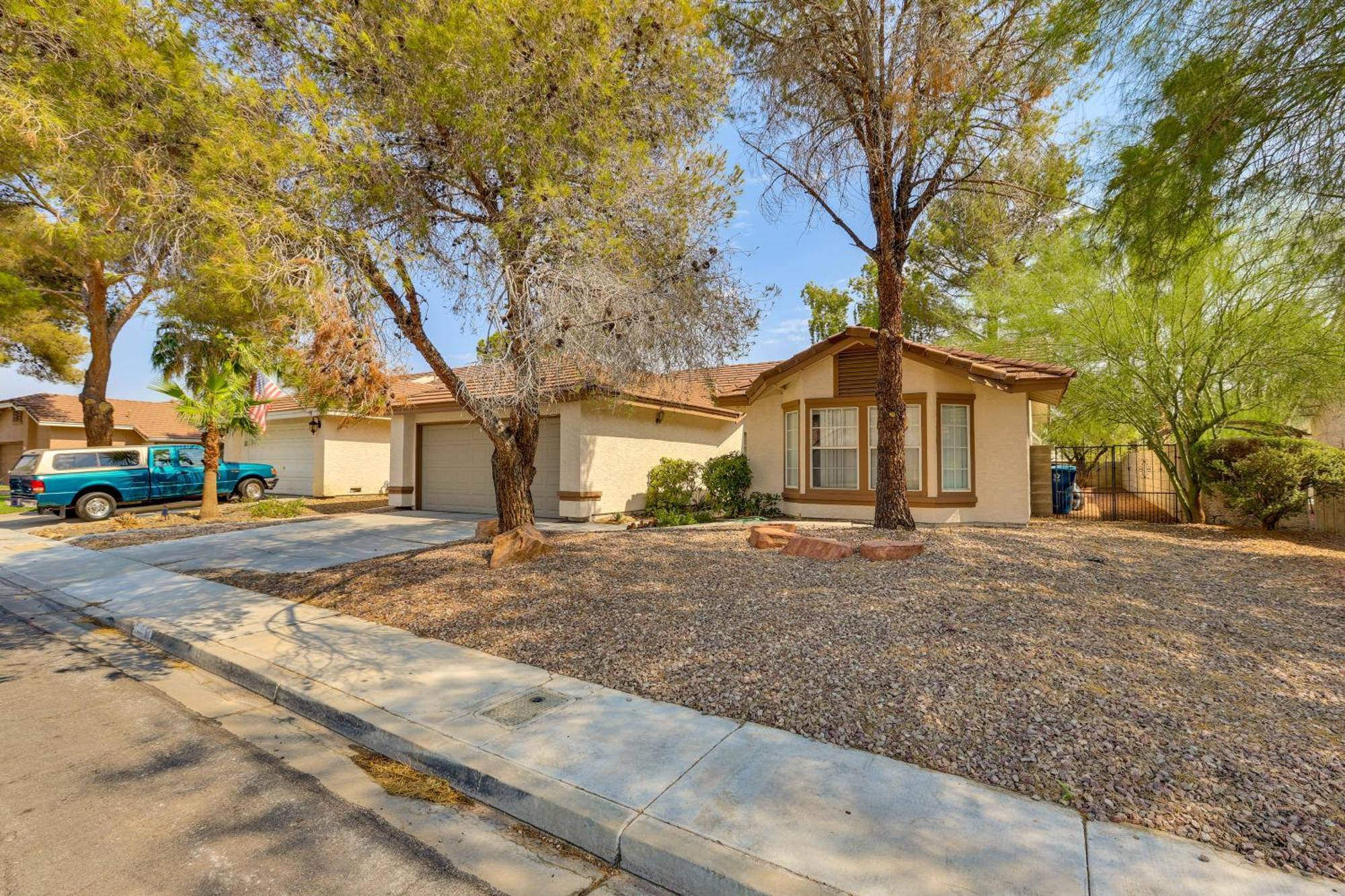 Furnished Patio, Fenced Yard In Green Valley *