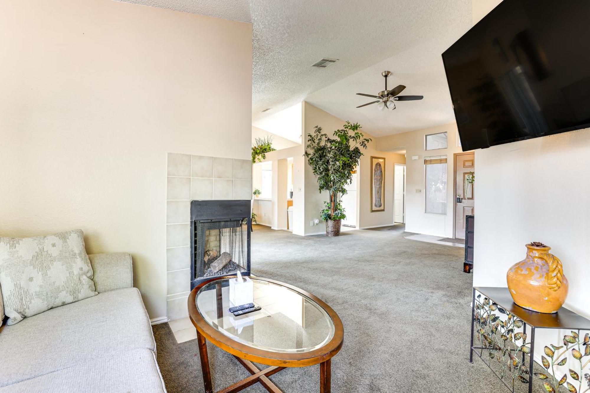 Furnished Patio, Fenced Yard In Green Valley Las Vegas